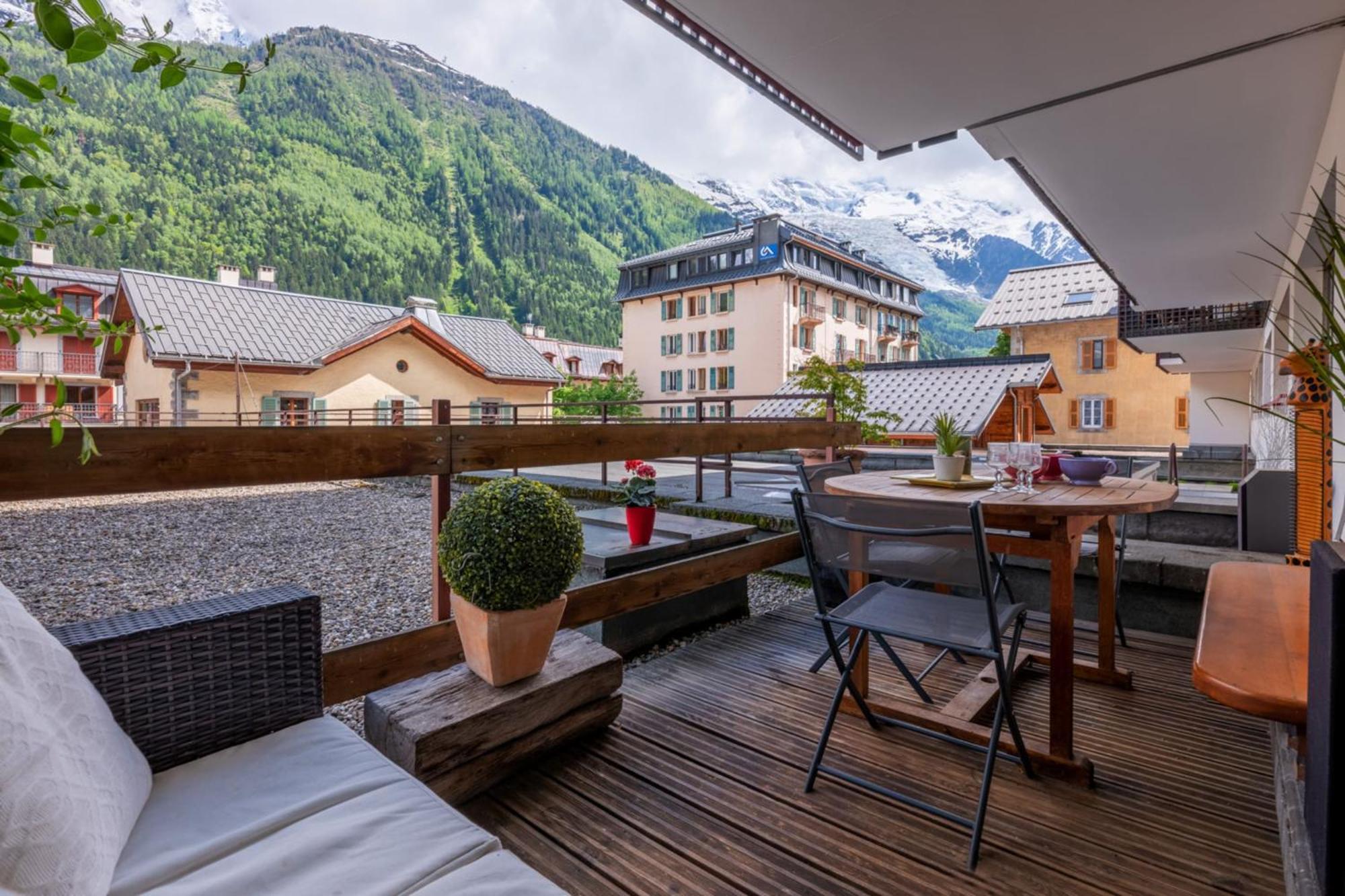 In The Center Of With Views Of Mont Blanc Appartement